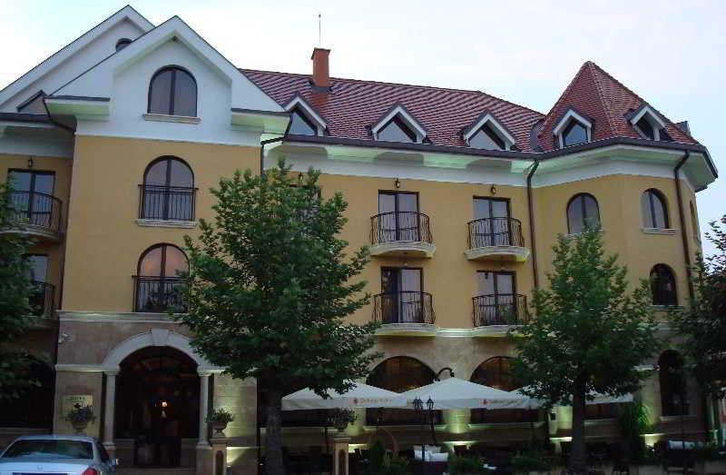 Hotel Chinar Chissarja Exterior foto