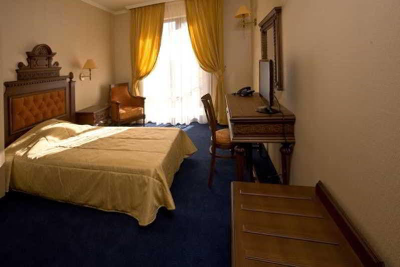 Hotel Chinar Chissarja Exterior foto